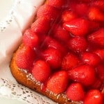 cake of strawberries with cream